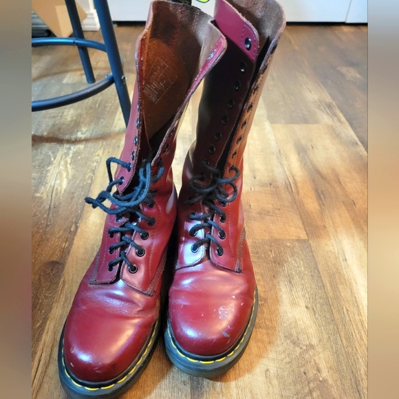 Dr. Martens Shoes - Dr Marten 1914 Burgundy 14 Eyelet Boots Size 9